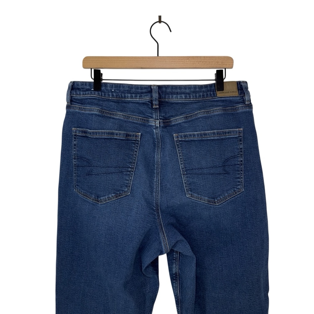 American Eagle Stretch High Waisted Mom Jean Medium Wash AE Size 18 Regular - Picture 4 of 7